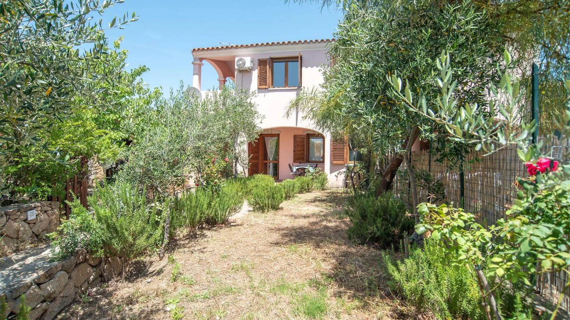Holiday home Sardegnaest Vista Mare Piscina Spa Budoni Italy